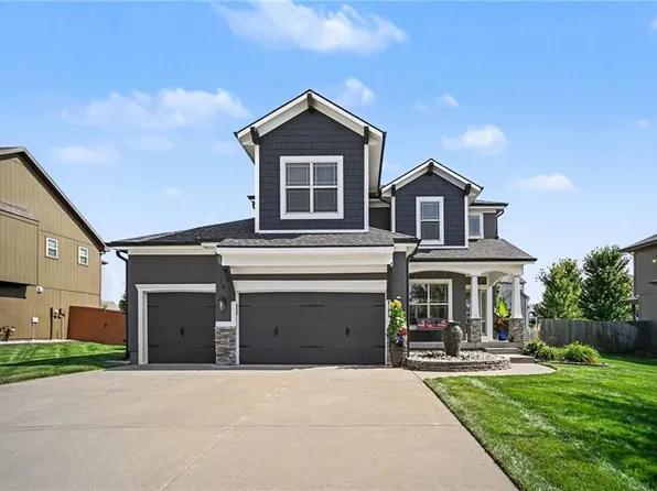 8209 NE 103rd St, Kansas City, MO 64157