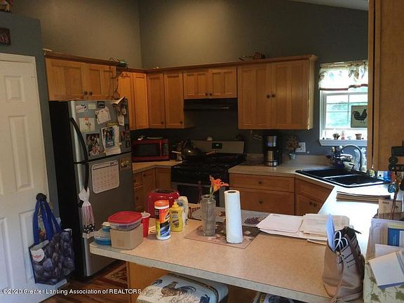 4th image of 10780 Hillandale Dr