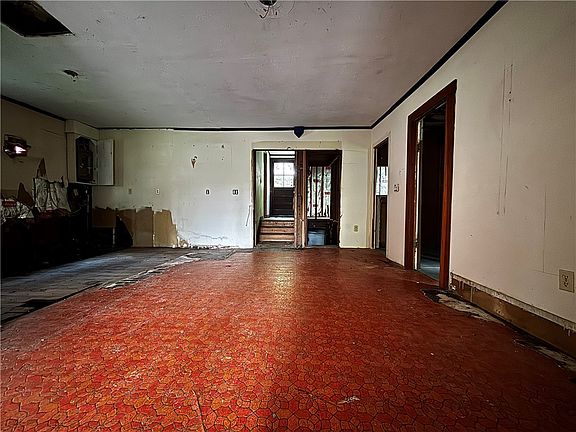 5th image of 528 Spencer Rd