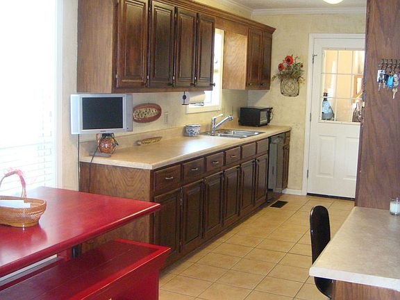 Spacious, redecorated eat-in kitchen