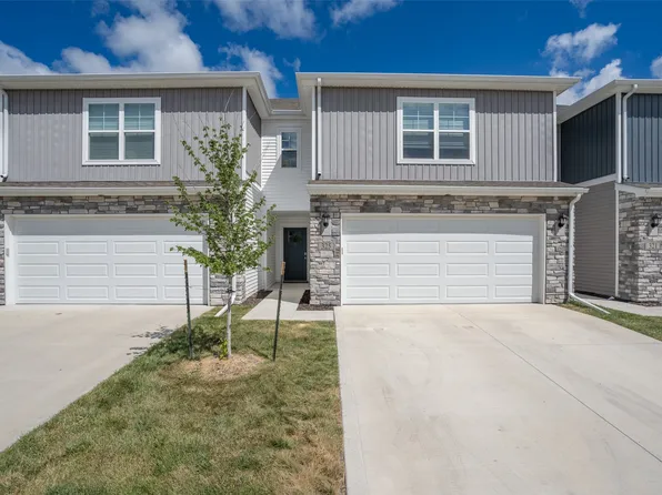 325 Juniper Dr, Waukee, IA 50263