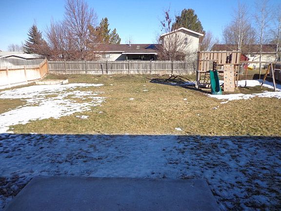 2nd image of 3877 E Lorna Ave