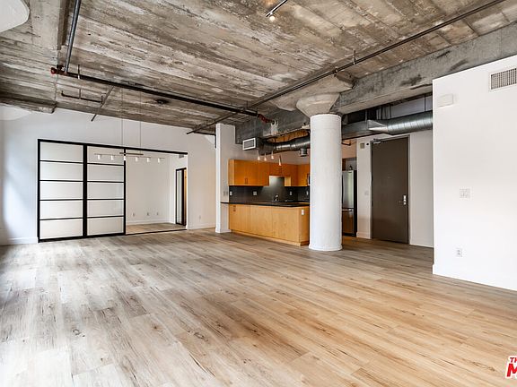 4th image of 330 W 11th St APT 205