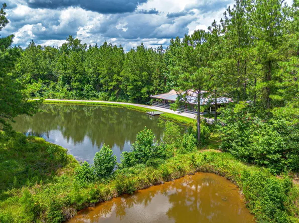 34 Freeman Rd, Richton, MS 39476