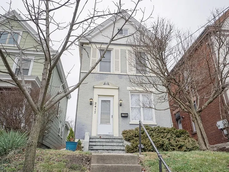 2417 Fairview Ave — Photo 2