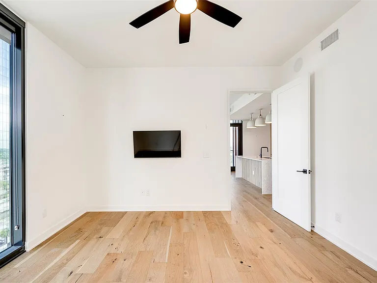 84 East Ave #2801 — Photo 11