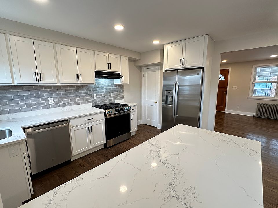 Kitchen w/ new appliances