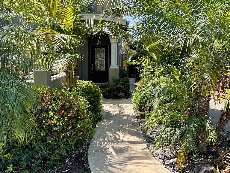 2225 Felspar St — Photo 2