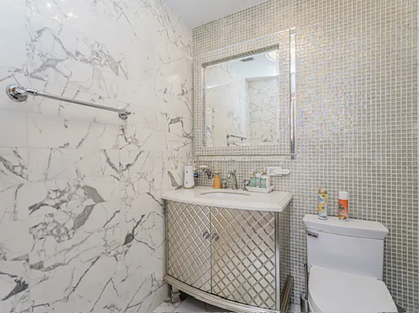 125 Oceana Drive East image 11 of 17