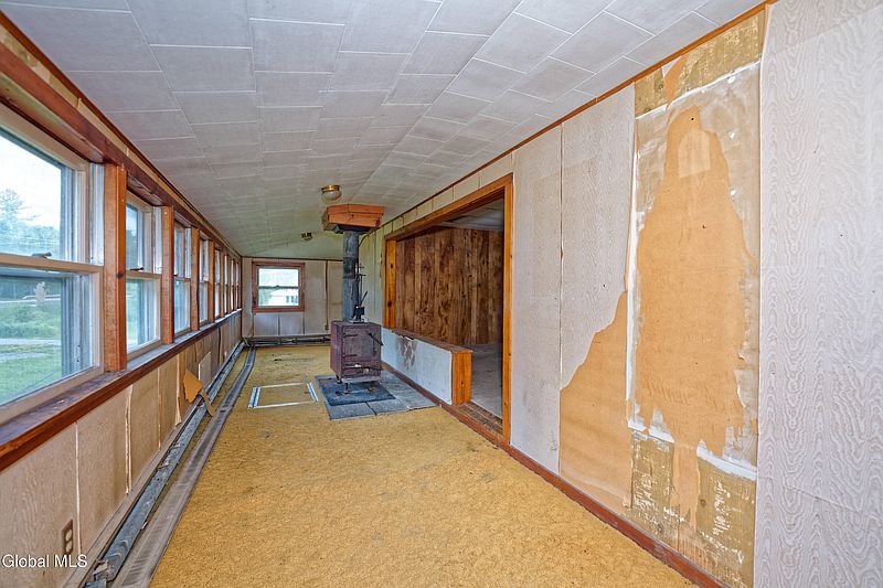 5th image of 1693 Thatcher Park Road