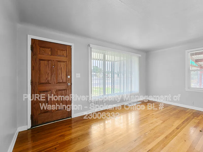 2 bed, 1.0 bath, 1440 sqft, $1,595 — Photo 2