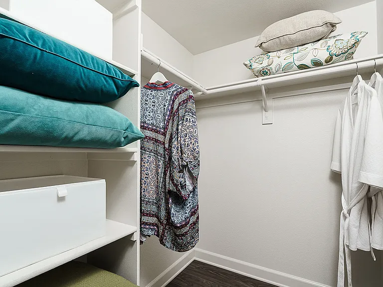 The Cascades Apartments — Photo 24