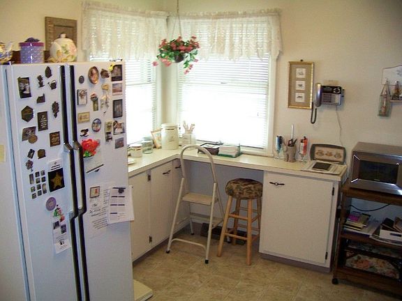 3rd image of 6106 Mercer Dr