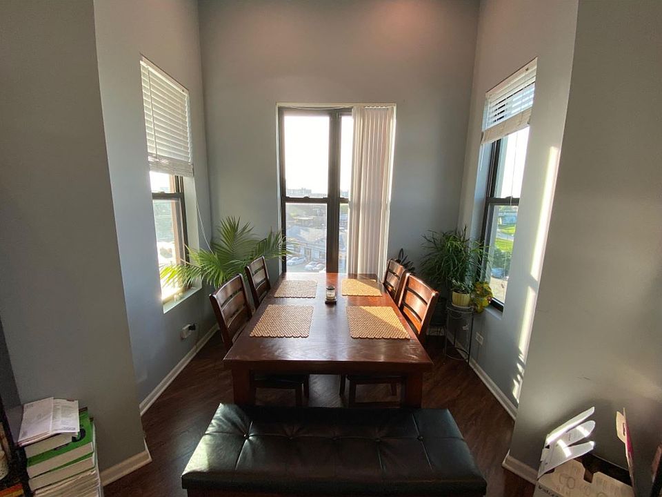 1st image of 1057 W Grand Ave #2N