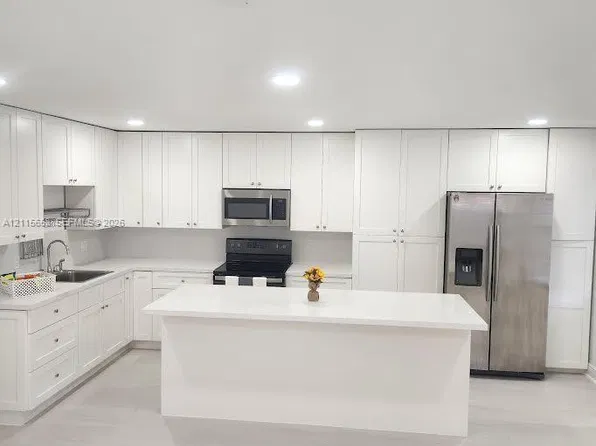 13455 SW 9th Ct APT 113J, Hollywood, FL 33027