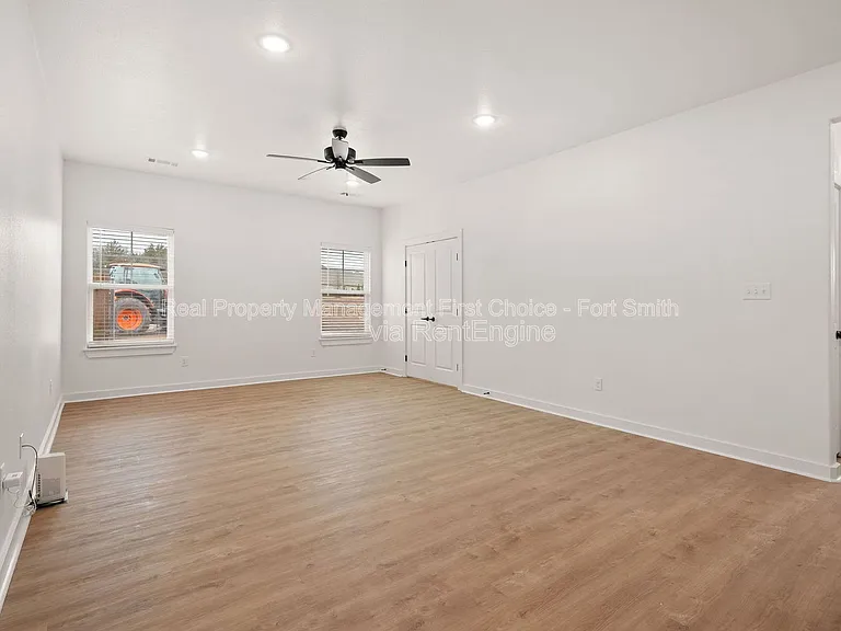 8826 Cantera Dr #B — Photo 13