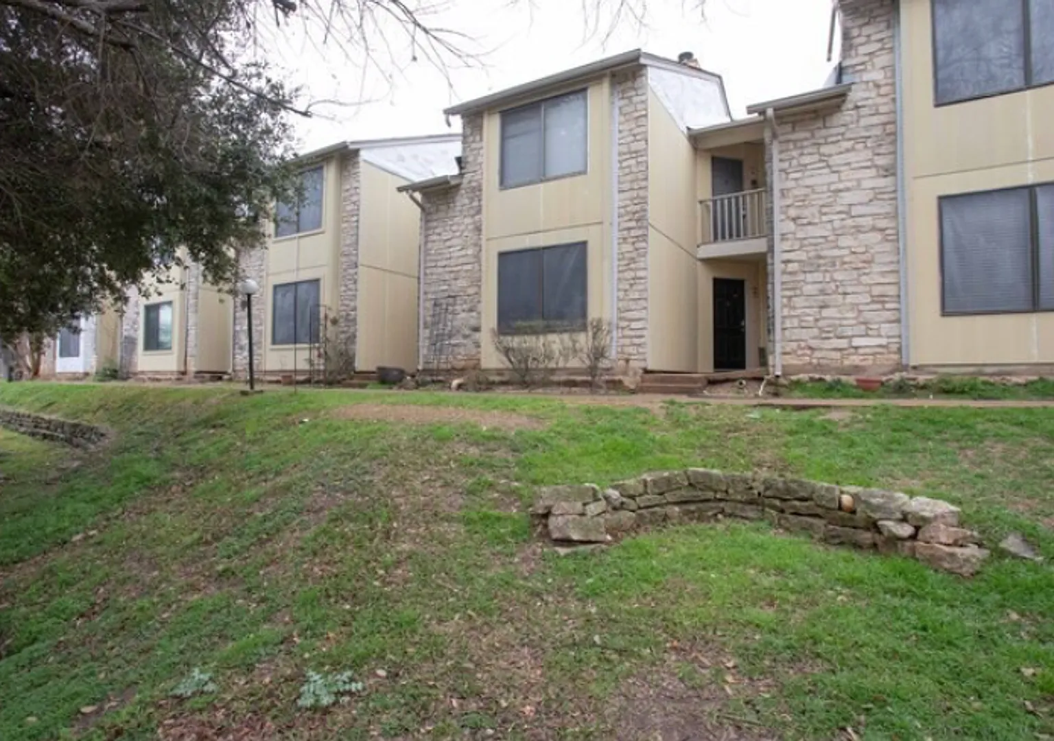 Room in 2 Bedroom Home in Austin — Photo 3