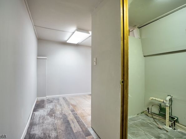 newark-new-jersey-446919686 picture