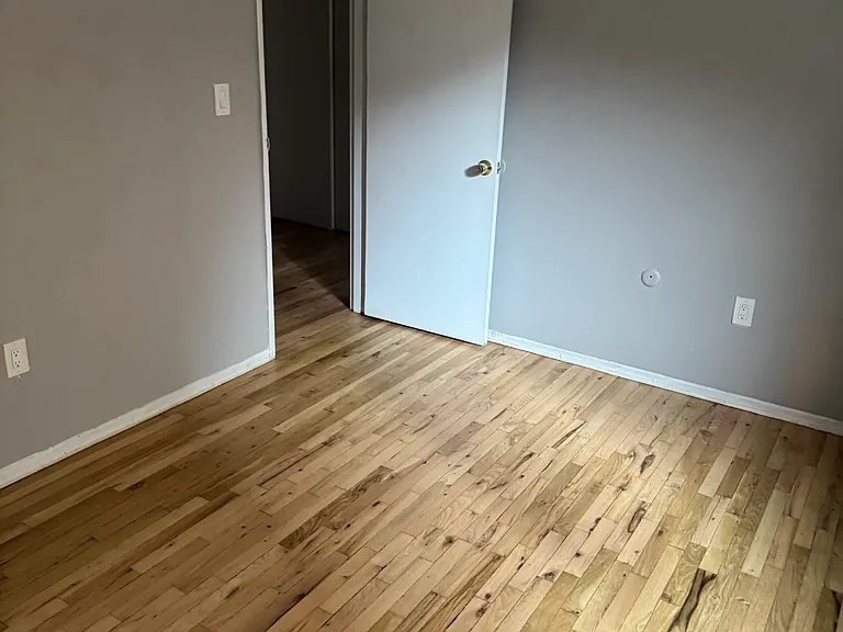 318 W Jersey St #6 — Photo 8