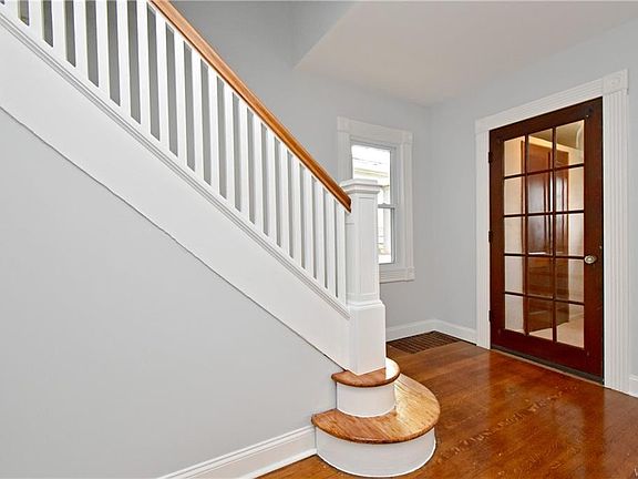 3rd image of 272 Cumberland Ave