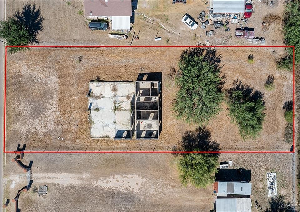 2nd image of 16016 Las Canas Rd