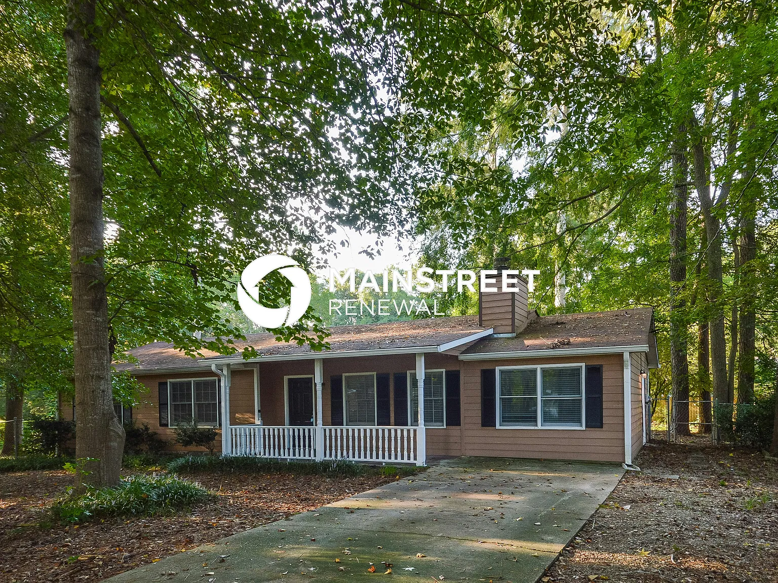 525 Ivy Ln — Photo 2