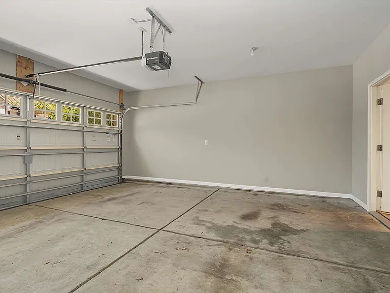 219 Lynchwick Ln — Photo 31