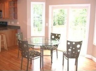 2 S Hills Ter, Bedford, NH 03110
