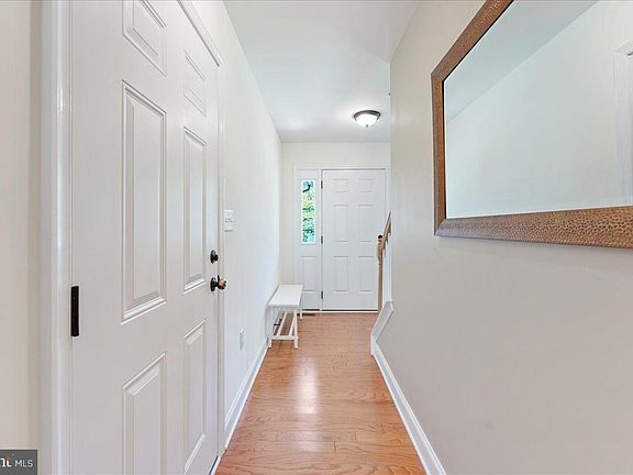 3rd image of 2302 Spruce Ave