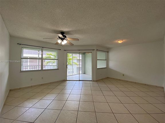 3rd image of 2510 SE 20th Pl #205-A
