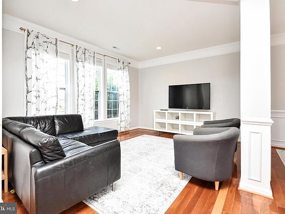 4th image of 19485 Promenade Dr
