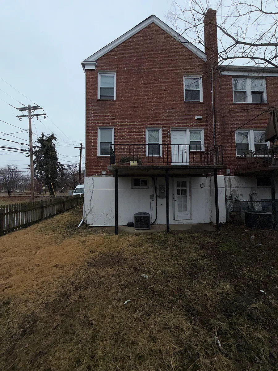 Building Photo - 1501 Woodbourne Ave