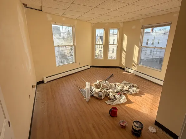 269 Bridge St #3, Manchester, NH 03104