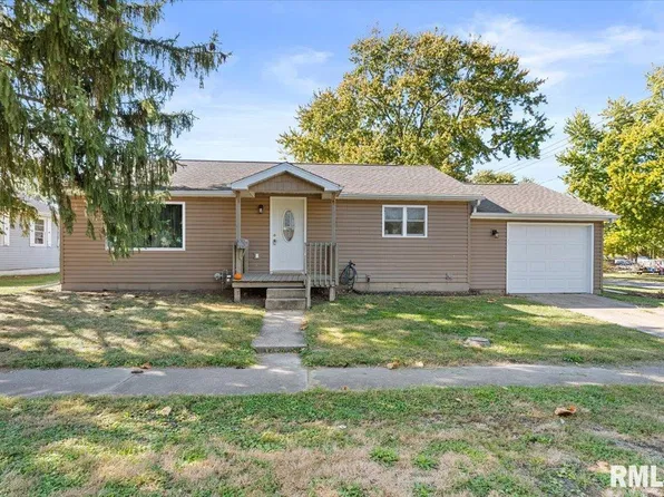 119 N Harrison St, Girard, IL 62640
