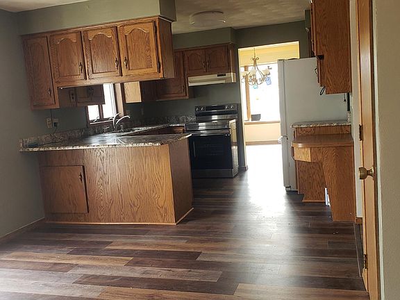 4th image of 1915 Dordona Dr