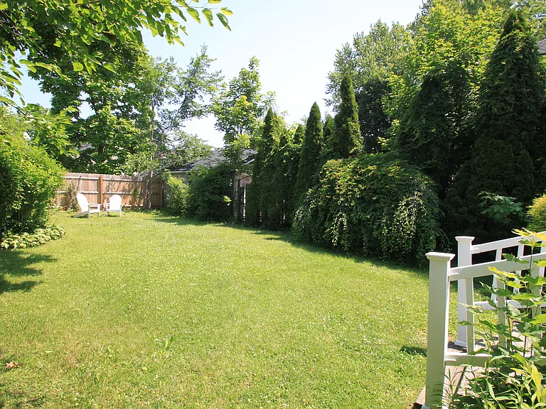 38 Glenwood Blvd — Photo 22