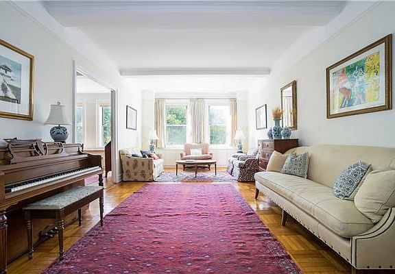 3rd image of 41 Eastern Pkwy APT 3B