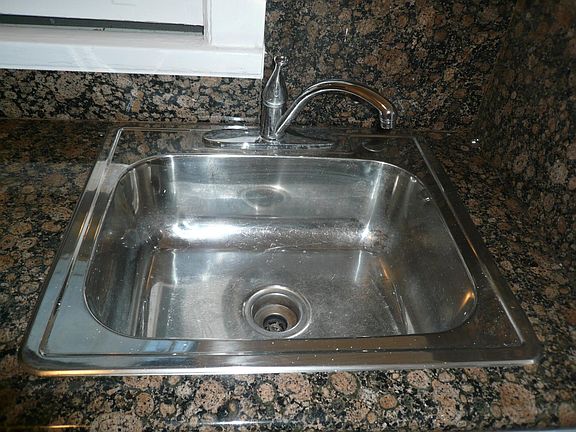 5th image of 821 Leavenworth St APT 23