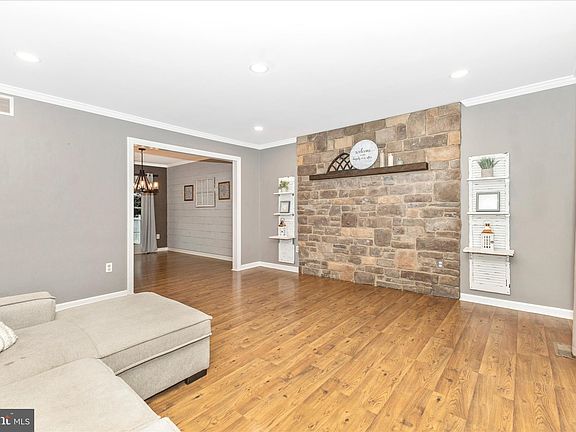5th image of 348 Buck Cash Dr