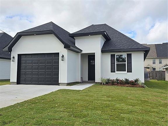 4th image of 101 Carolyn Dr