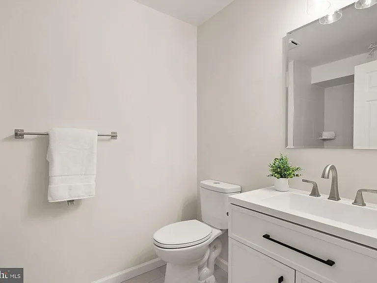 13647 S Springs Dr — Photo 52