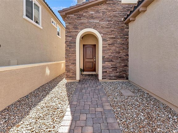 5th image of 10443 Skye Knoll Ave
