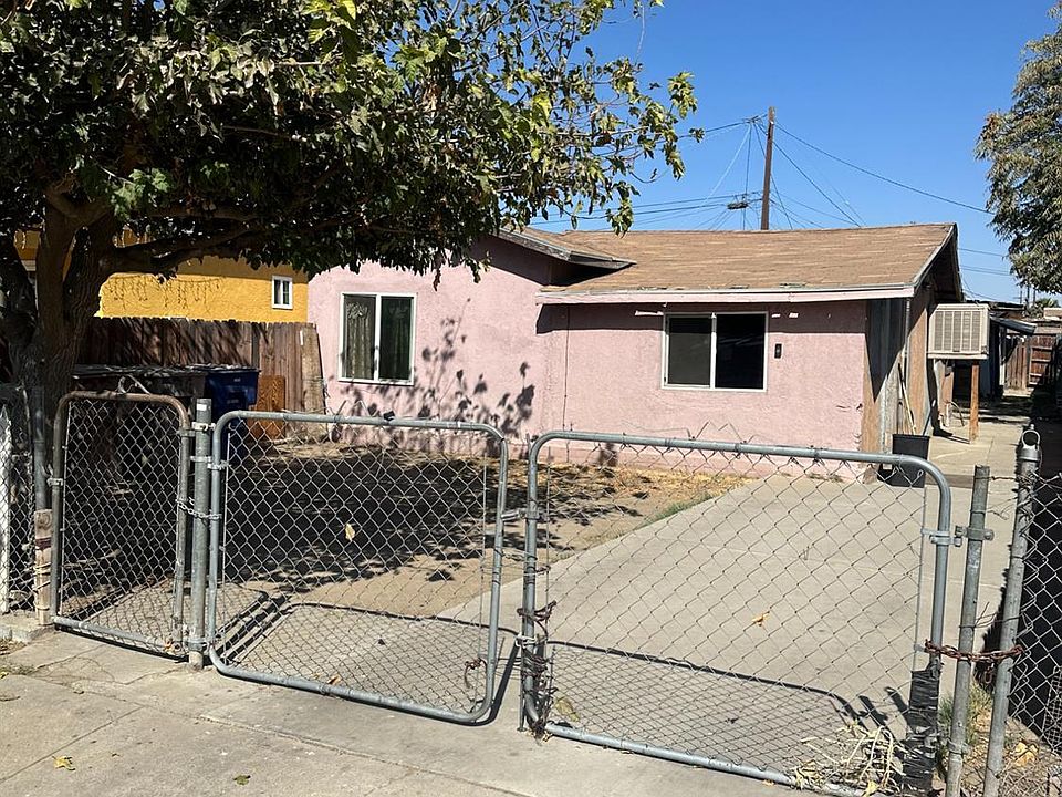 1st image of 226 E 7th St
