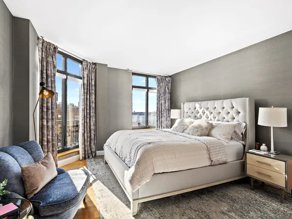 222 Riverside Drive image 7 of 10