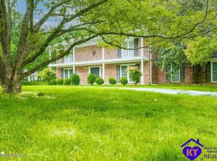 7522 Rockingham Rd, Prospect, KY 40059