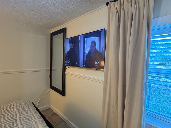 5th image of 3705 Market St #1