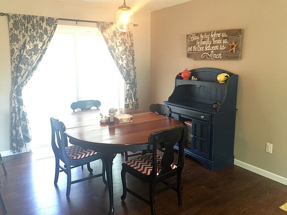 Dining off of kitchen