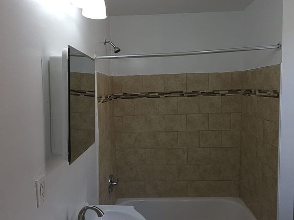 5th image of 1743 W Erie Ave #2
