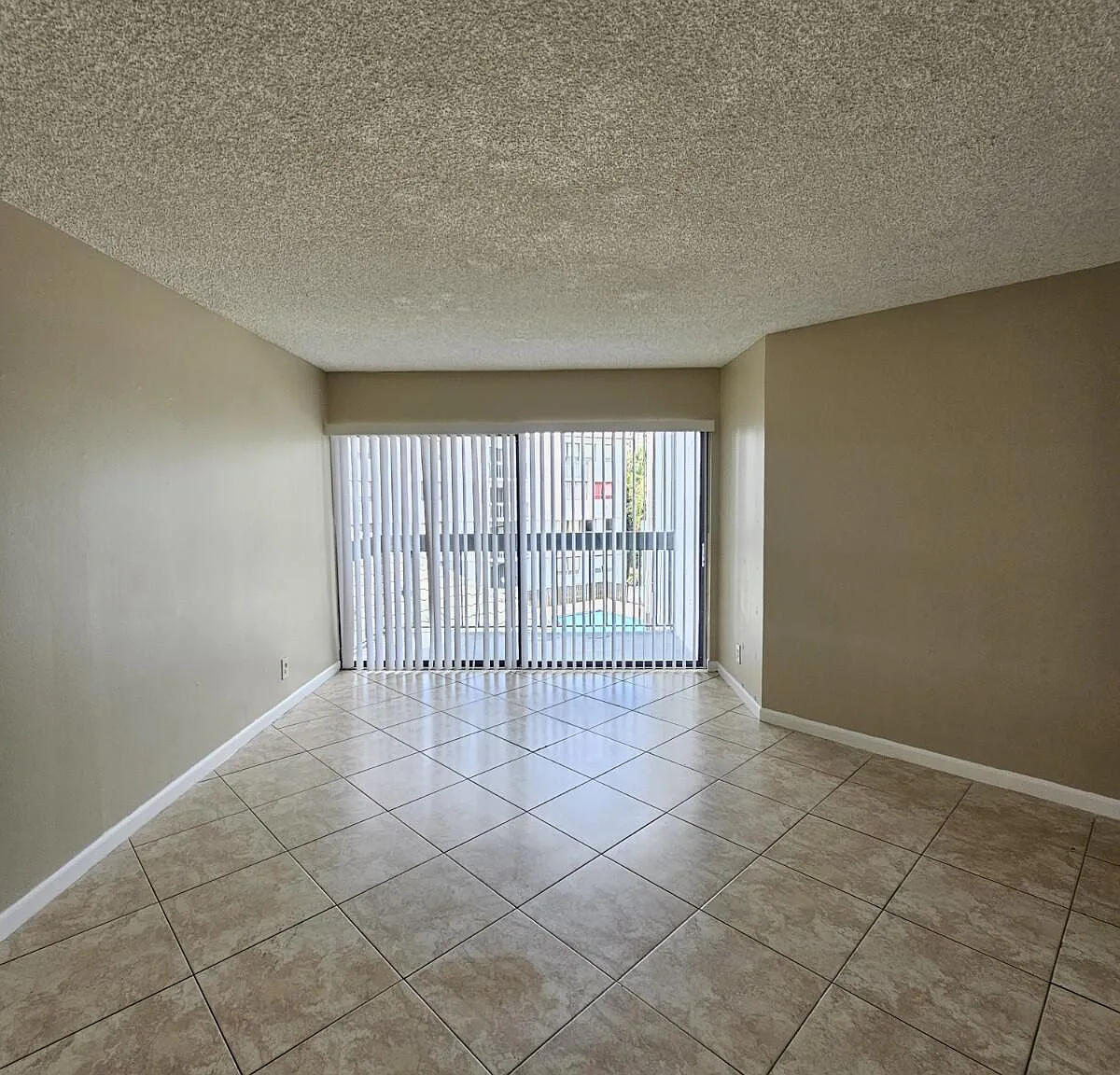 1 bed, 1.0 bath, 775 sqft, $1,525 — Photo 3