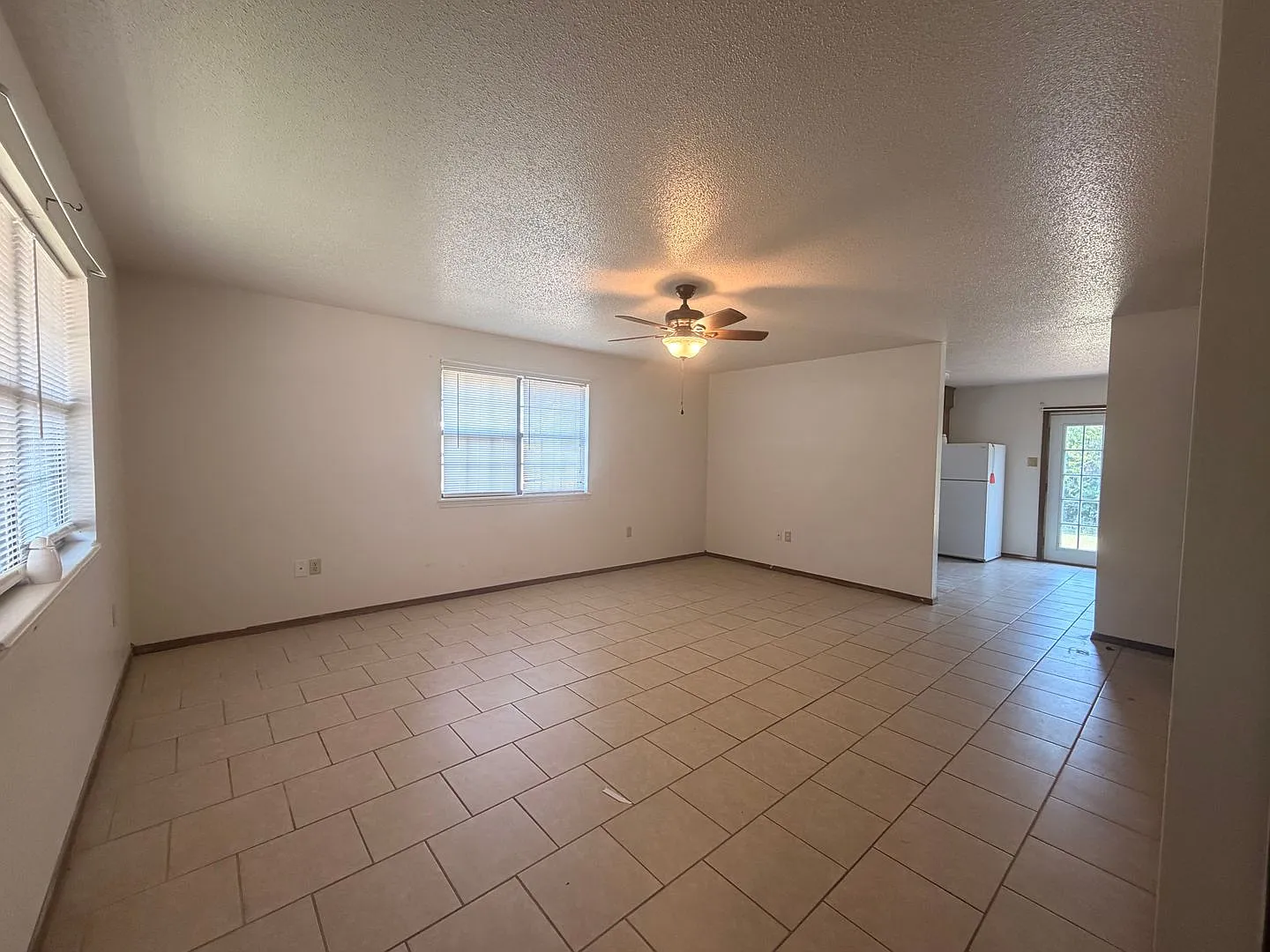 1401 S Houston, Apt A & B — Photo 2